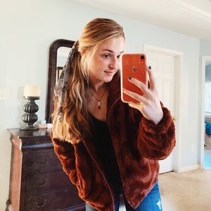 Meet your Posher, Skylar